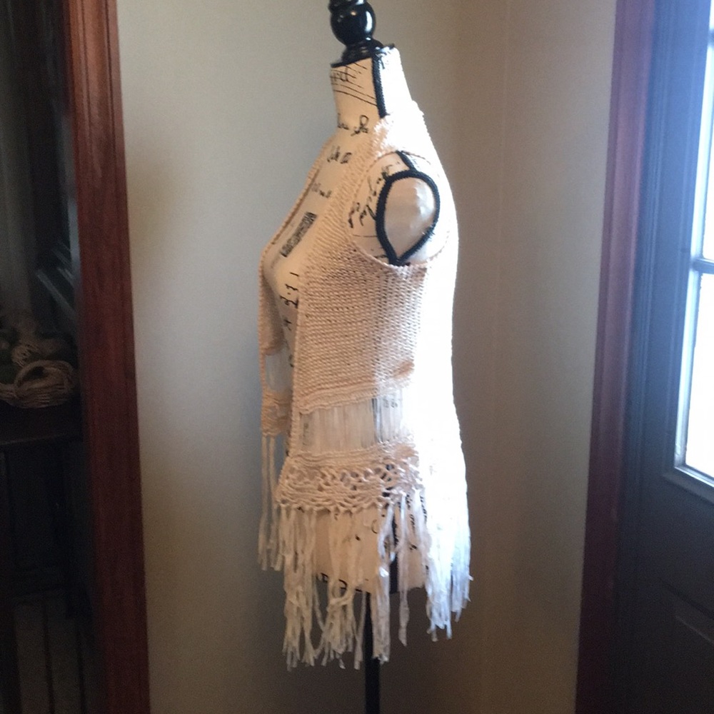 Fang crocheted Vest With Fringe